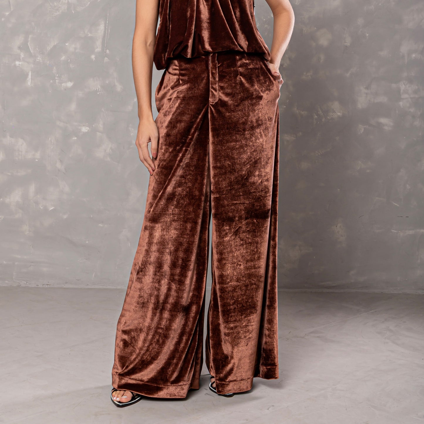 CALÇA LEONOR VELUDO MARROM