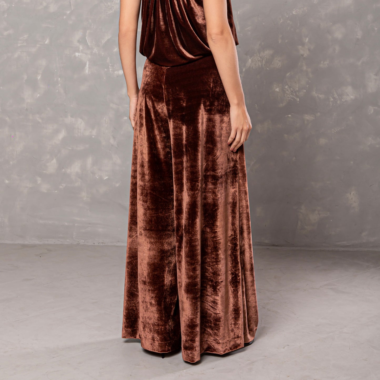 CALÇA LEONOR VELUDO MARROM