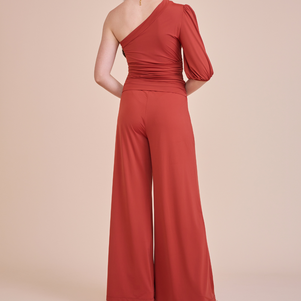 Macacão Edna Um Ombro Pantalona Vermelho Escuro Infinita